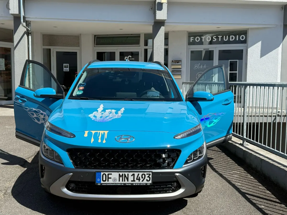 Modernes Fahrschulauto bei turtleboost Hainburg